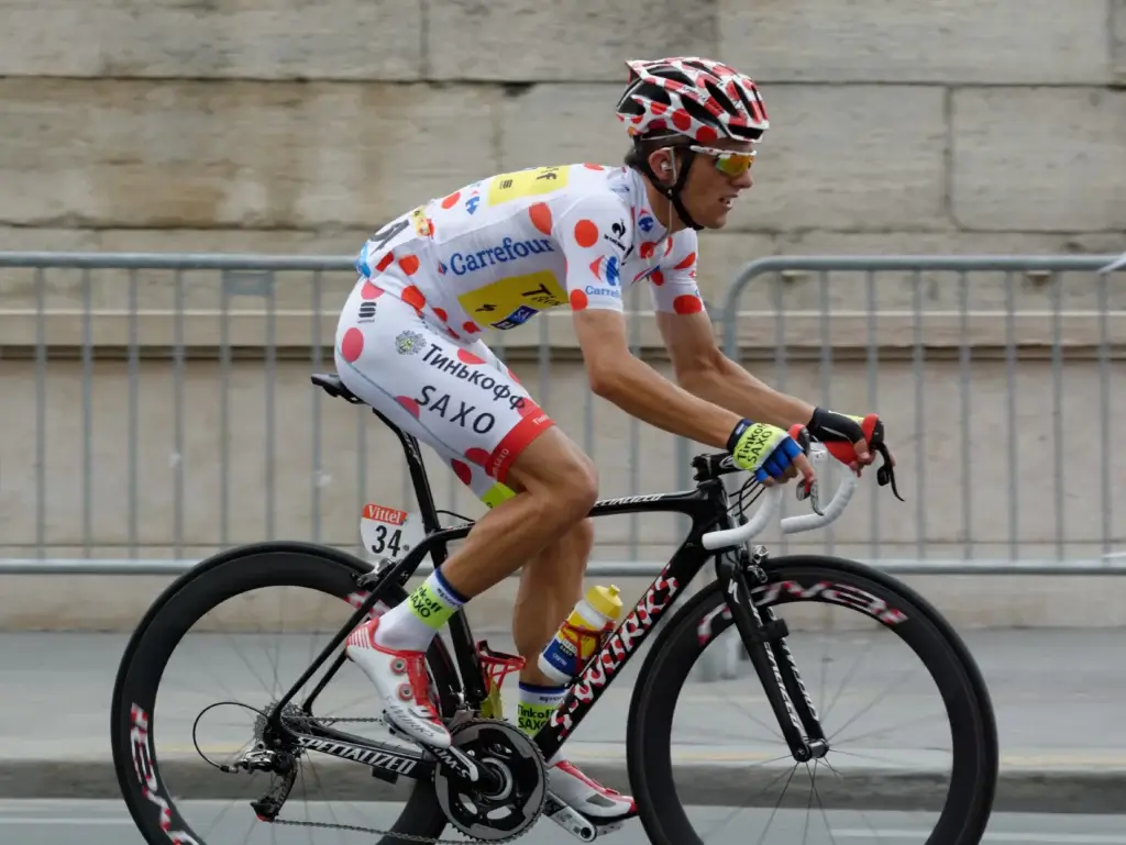 Prikkete Ledertroyen Tour De France Scaled