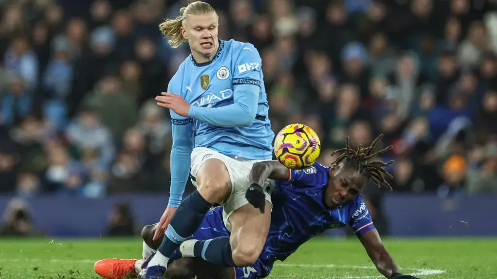 Erling Haaland Og Trevoh Chalobah Chelsea
